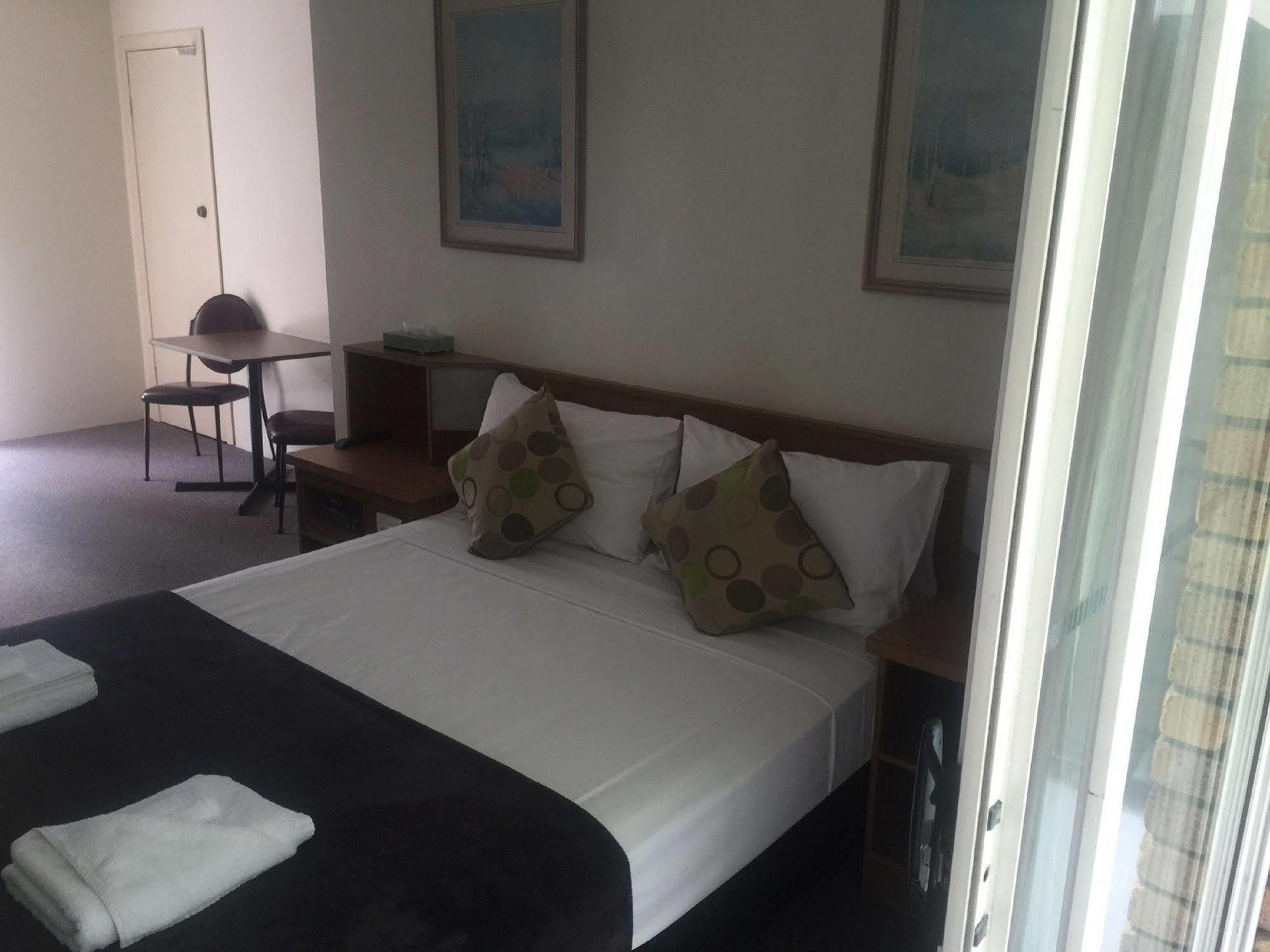 Coomera Motor Inn Голд-Кост Экстерьер фото